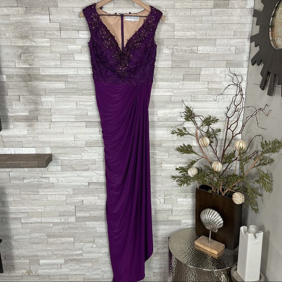 Cameron Blake by Mon Cheri Size 6 Elegant Formal Lace-Beaded Bodice EUC Plum - Picture 13 of 14